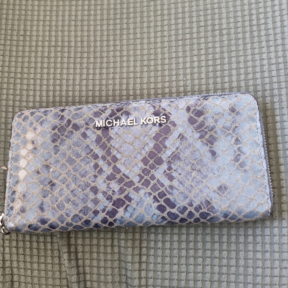Michael kors wallet